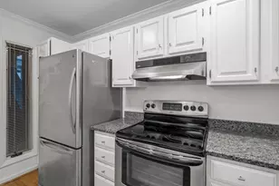 700 Bishops Park Dr, Raleigh, NC 27605 - Photo 6