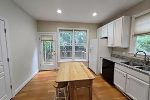 307 Charleston Ln, Chapel Hill, NC 27517 - Photo 8