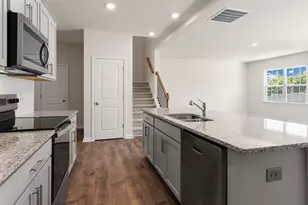 333 Hanging Elm Ln, Fuquay Varina, NC 27526 - Photo 4