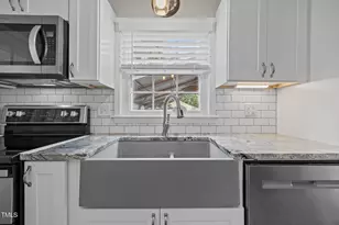 407 N 9th St, Mebane, NC 27302 - Photo 8