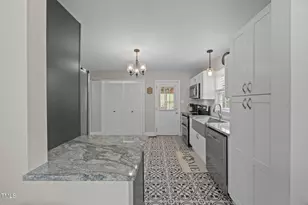 407 N 9th St, Mebane, NC 27302 - Photo 12