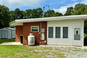 520 Fayetteville St, Newton Grove, NC 28366 - Photo 6