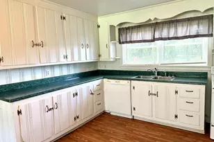 520 Fayetteville St, Newton Grove, NC 28366 - Photo 18