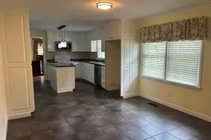 111 Colonial Dr, Clinton, NC 28328 - Photo 8