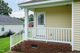 416 W Martin St, Benson, NC 27504 - Photo 8