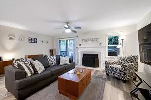 202 Oak Hollow Ct, Raleigh, NC 27613 - Photo 2