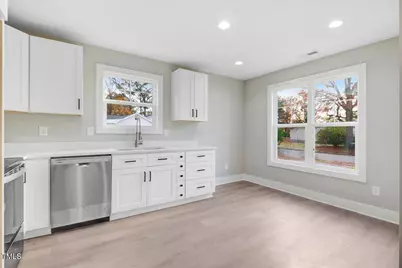 145 E Jay Street, Coats, NC 27521 - Photo 6