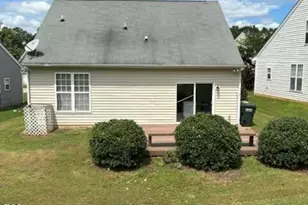 144 Hutson Ln, Clayton, NC 27527 - Photo 2