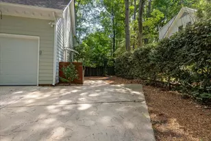 209 Parkmeadow Dr, Cary, NC 27519 - Photo 46