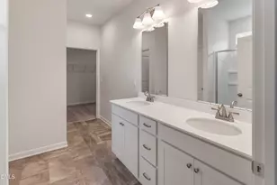 140 E American Marigold Dr, Benson, NC 27504 - Photo 14