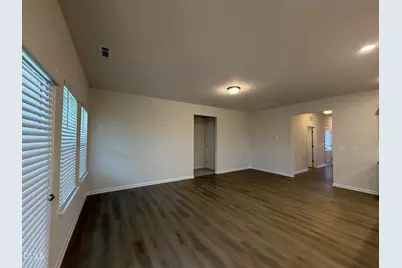 140 E American Marigold Drive, Benson, NC 27504 - Photo 4