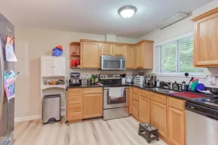 102 Sue Ann Ct, Carrboro, NC 27510 - Photo 10