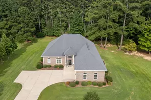 105 Waterfall Ln, Sanford, NC 27330 - Photo 6