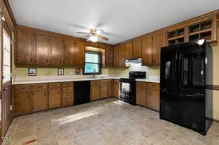 102 Pear Tree Ln, Clayton, NC 27520 - Photo 10