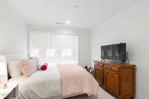 810 Maple Berry Ln, Raleigh, NC 27607 - Photo 8