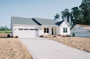 163 Maple Dr, Erwin, NC 28339 - Photo 2