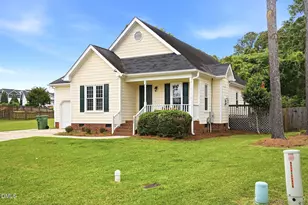 804 S Phillips Pointe Dr, Fuquay Varina, NC 27526 - Photo 2