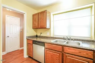 551 Oak Run Dr Dr, Raleigh, NC 27606 - Photo 4