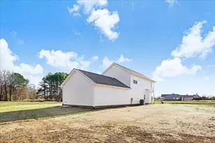 503 E 1st St, Princeton, NC 27569 - Photo 34