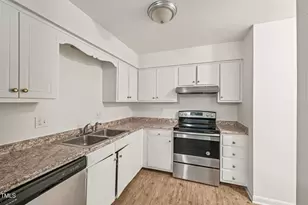 642 Pine Ridge Pl, Raleigh, NC 27609 - Photo 4