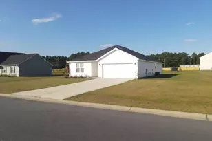 195 Presley St, Raeford, NC 28376 - Photo 2