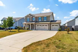 1304 Ivey Grove Ct, Fuquay Varina, NC 27526 - Photo 2