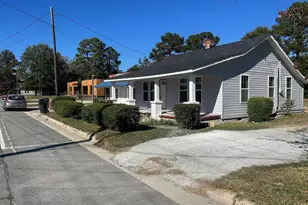 538 McKoy St, Clinton, NC 28328 - Photo 2