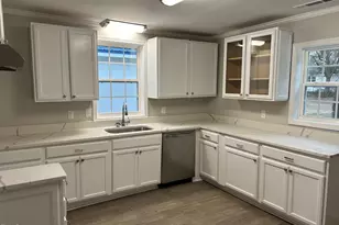 538 McKoy St, Clinton, NC 28328 - Photo 4