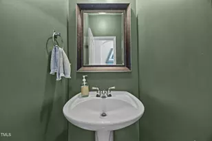 6825 Middleboro Dr, Raleigh, NC 27612 - Photo 20