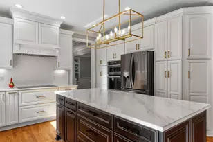 204 Brittany Pl, Cary, NC 27511 - Photo 2