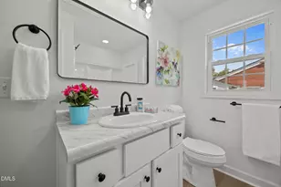 709 E Johnson St, Dunn, NC 28334 - Photo 24