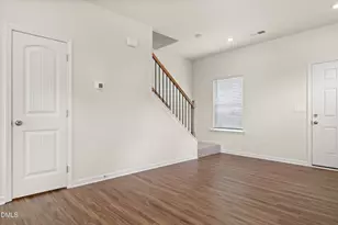 192 Courtside Dr, Dunn, NC 28334 - Photo 2