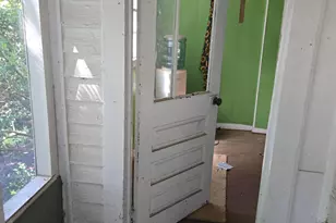 301 W Hill St, Benson, NC 27504 - Photo 4