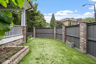 547 Guilford Cir, Raleigh, NC 27608 - Photo 54