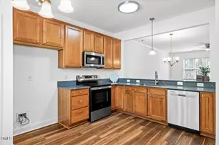 305 Savannah Ridge Rd, Holly Springs, NC 27540 - Photo 6