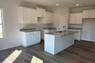 452 Ashley Hts Dr, Aberdeen, NC 28387 - Photo 6