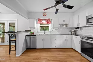 6404 Dixon Dr, Raleigh, NC 27609 - Photo 6