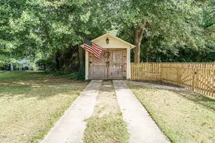 316 W Parrish Dr, Benson, NC 27504 - Photo 22