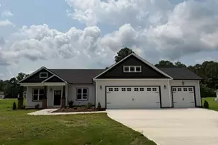 100 Lynn Ln, Selma, NC 27576 - Photo 4