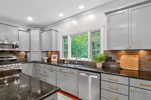 3504 Rock Creek Dr, Raleigh, NC 27609 - Photo 8