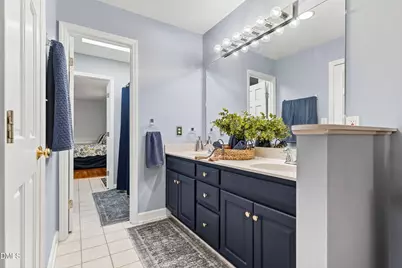 802 N Lincoln Street, Benson, NC 27504 - Photo 22