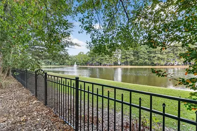 802 N Lincoln Street, Benson, NC 27504 - Photo 4