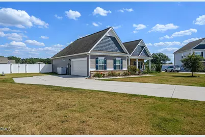 91 Charlottes Web Circle, Benson, NC 27504 - Photo 2