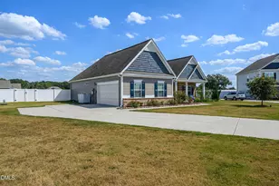 91 Charlottes Web Cir, Benson, NC 27504 - Photo 2