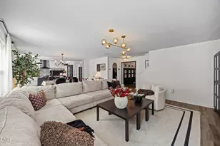 605 New Castle Ln, Spring Lake, NC 28390 - Photo 6