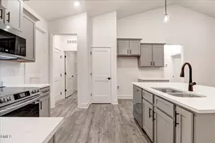 108 Brighton St, La Grange, NC 28551 - Photo 14