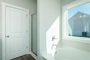 409 E Lee Ave, Yadkinville, NC 27055 - Photo 10