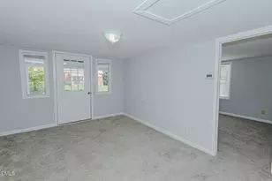 125 N Nash St, Hillsborough, NC 27278 - Photo 8