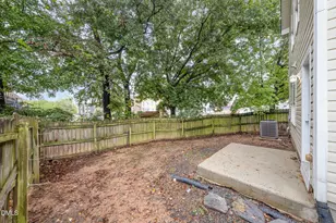 310 Peachtree Pl, Durham, NC 27701 - Photo 24
