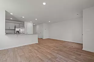 122 March Crk Dr, Fuquay Varina, NC 27526 - Photo 4